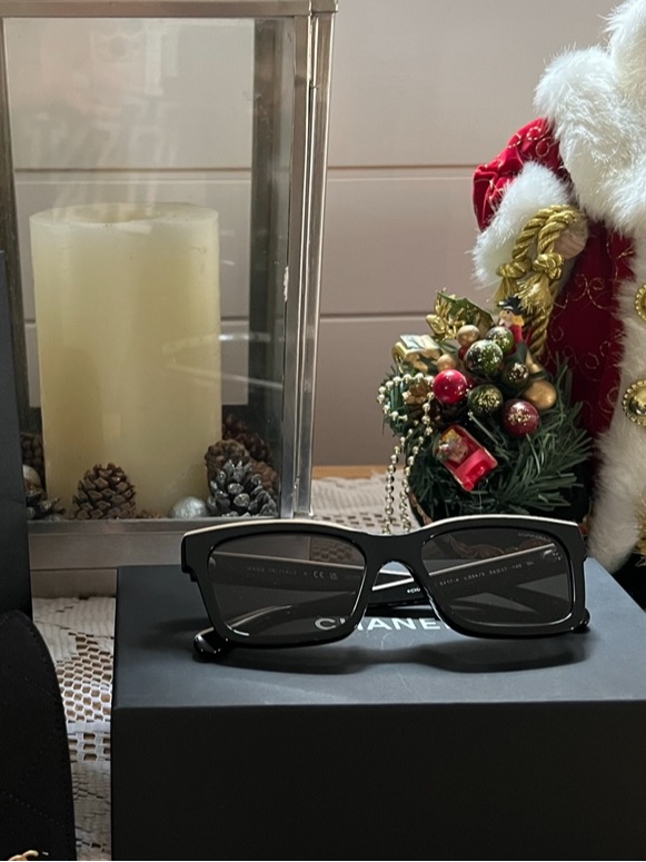 Chanel Black Rectangular Sunglasses With Glossy Frame